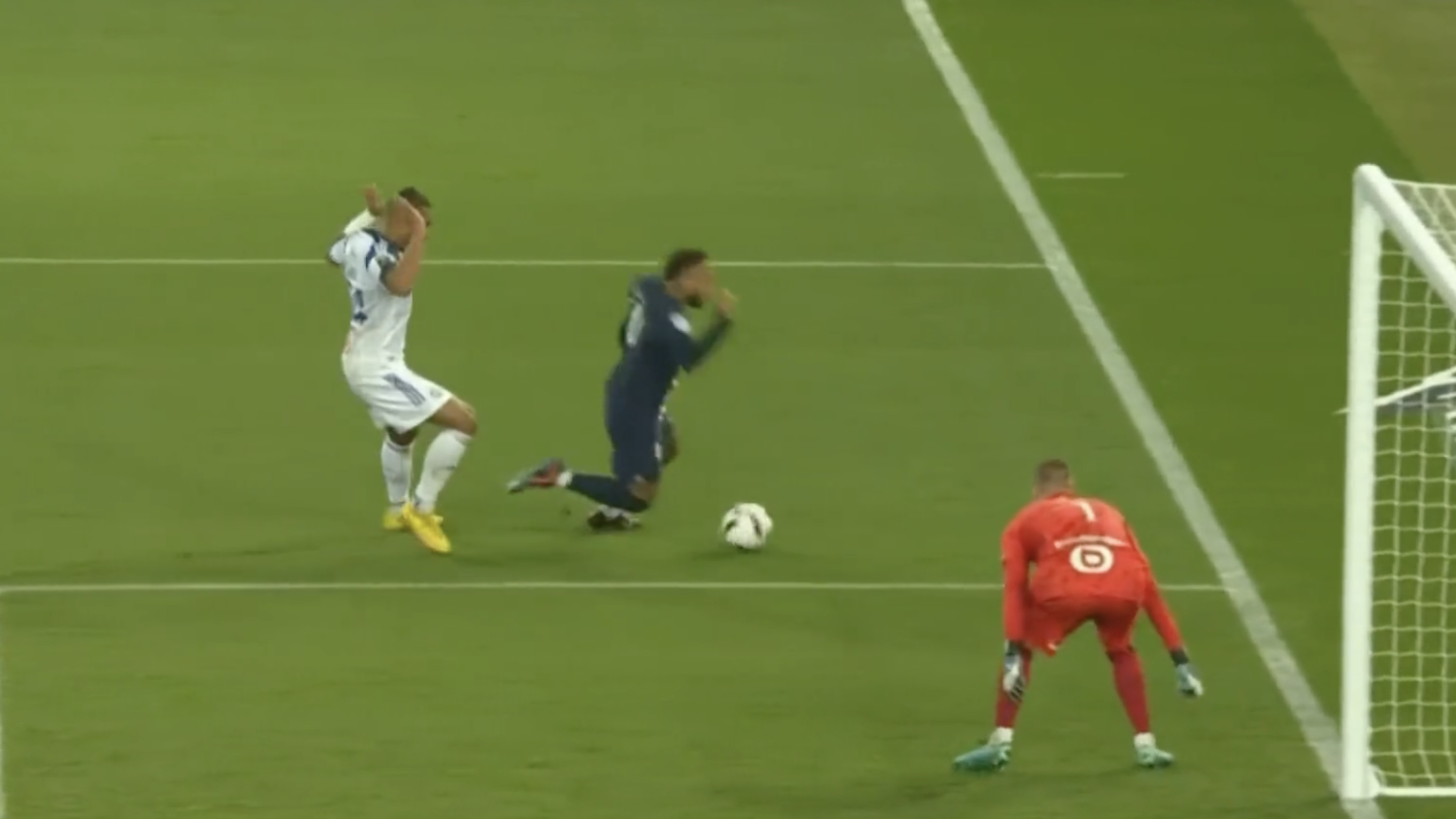 Neymar Red Card For Diving During PSG vs. Strasbourg